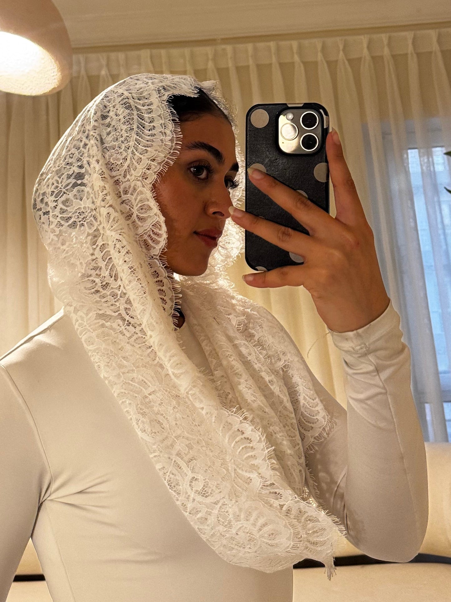 The Lace - white